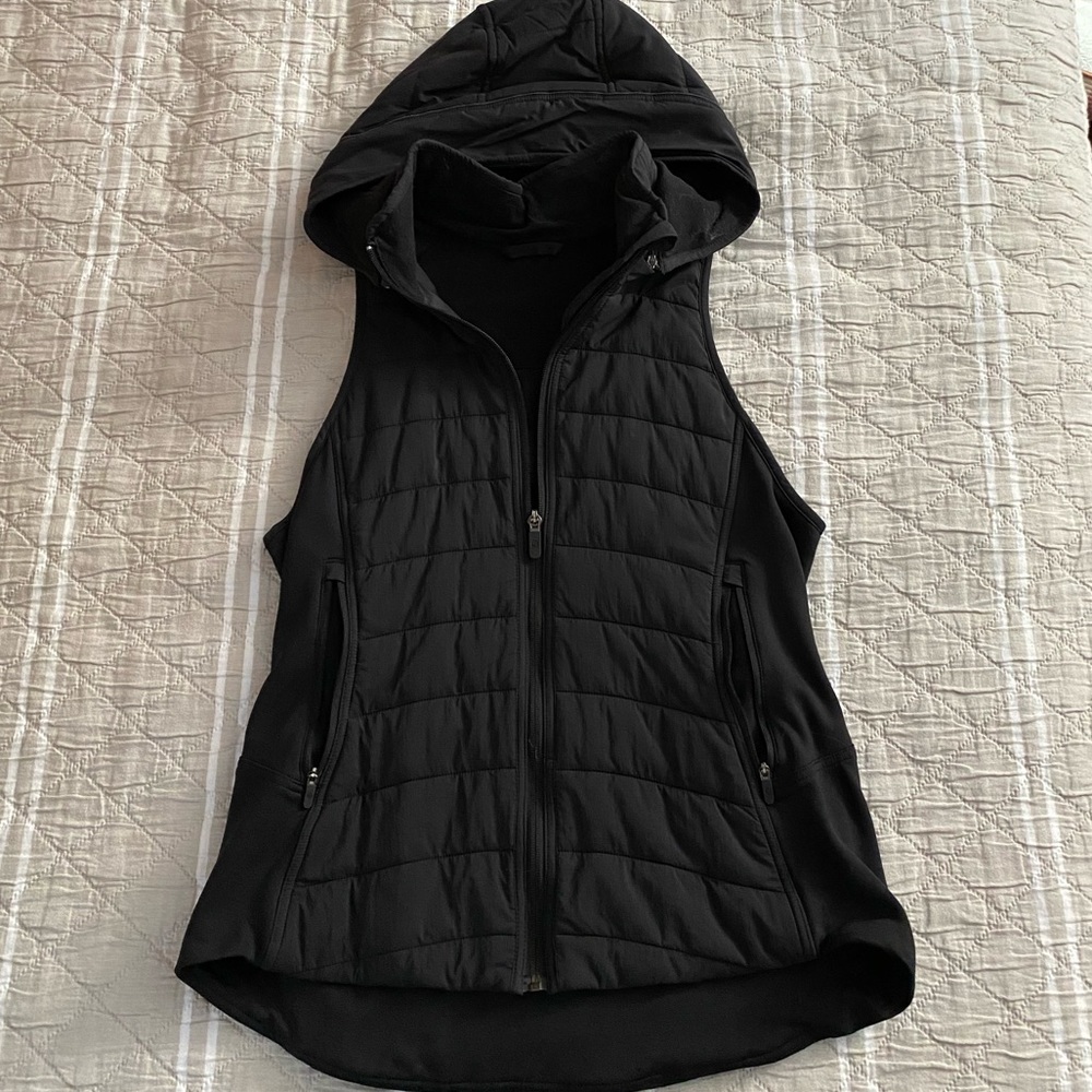 lululemon Another Mile Vest - black size 8